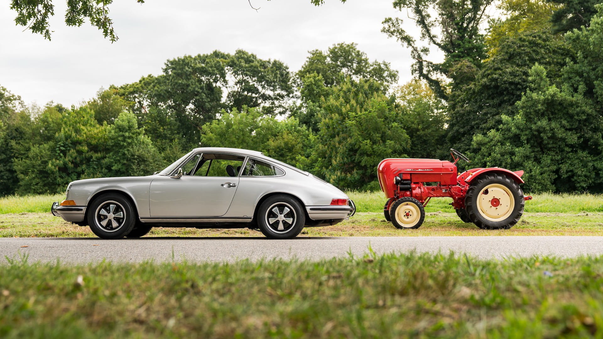 Porsche-Diesel-Junior-tractor-with_911.jpg