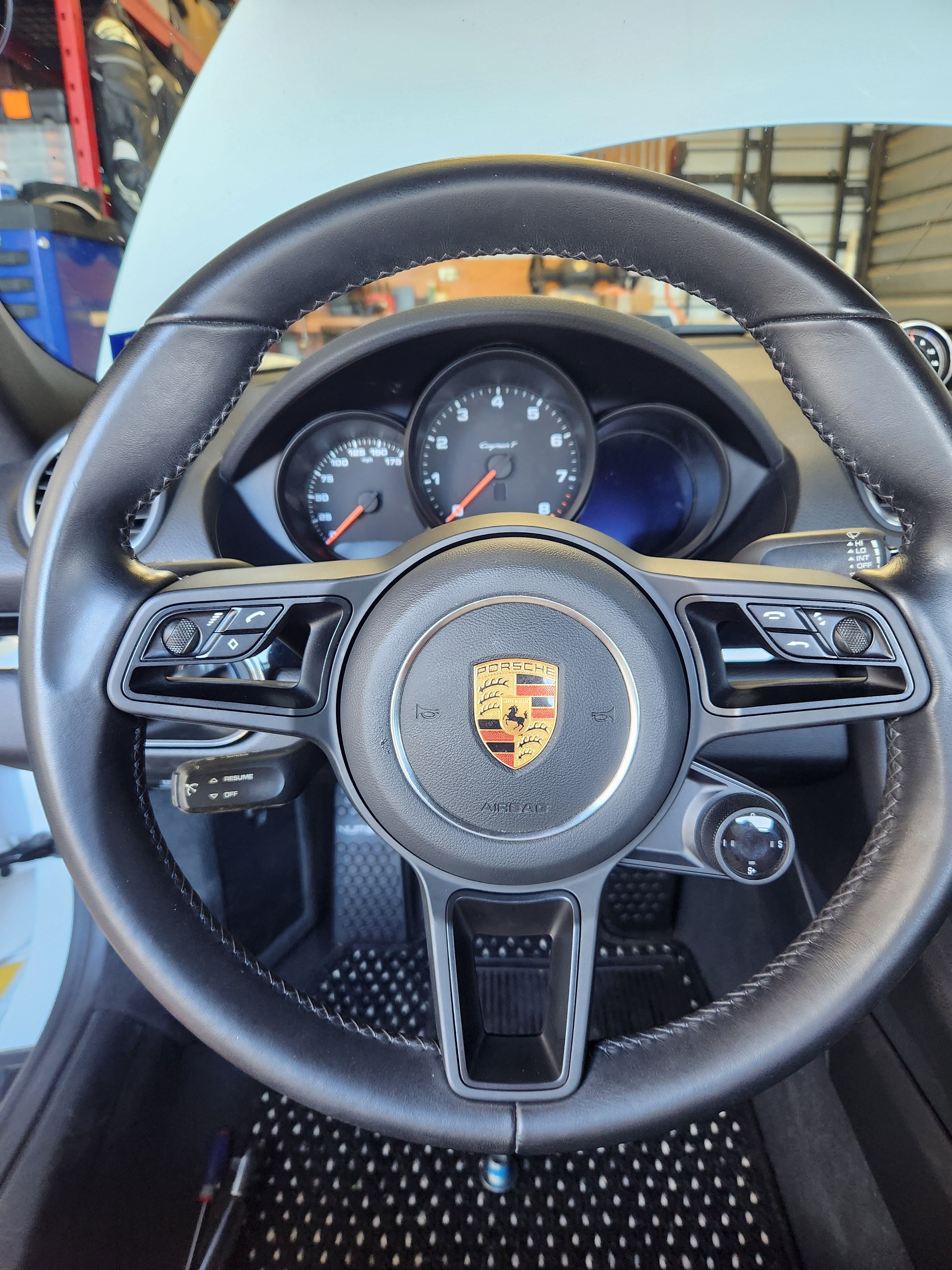 Black Steering wheel switches.jpg