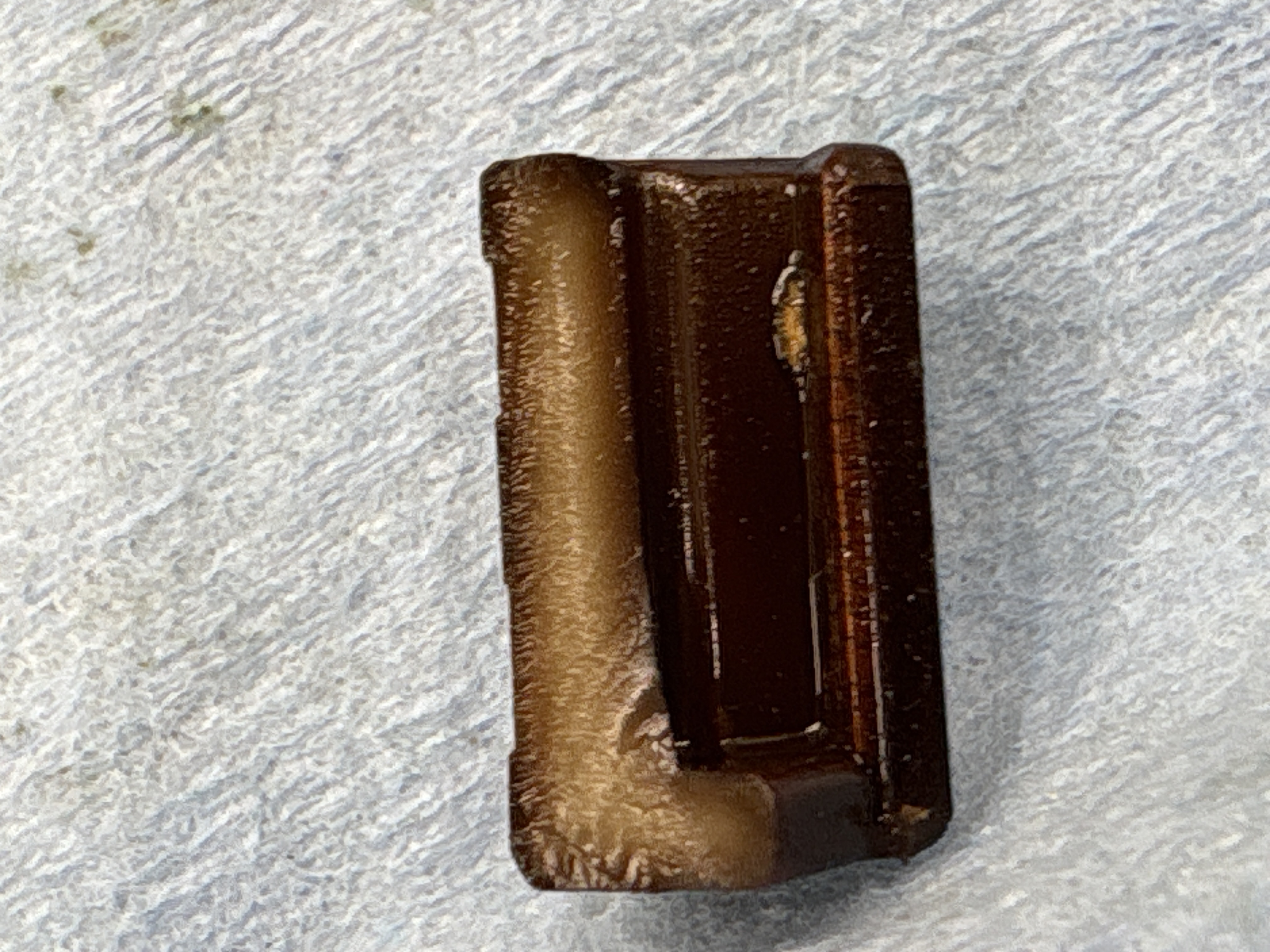 Pad cross section-note oil penetration