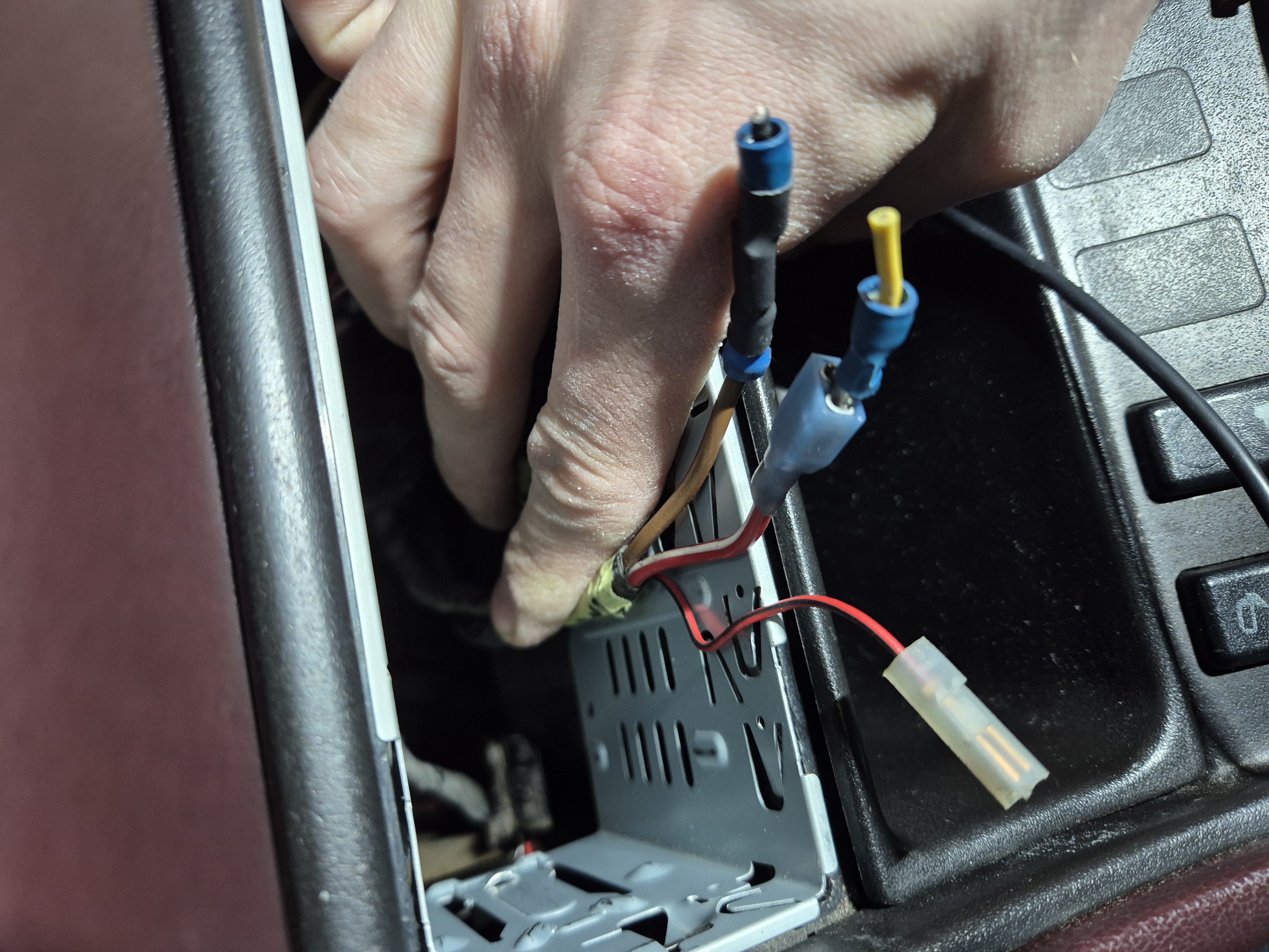 EQ AMP power harness. Note PO connected yellow (constant 12v) to the big red white cable