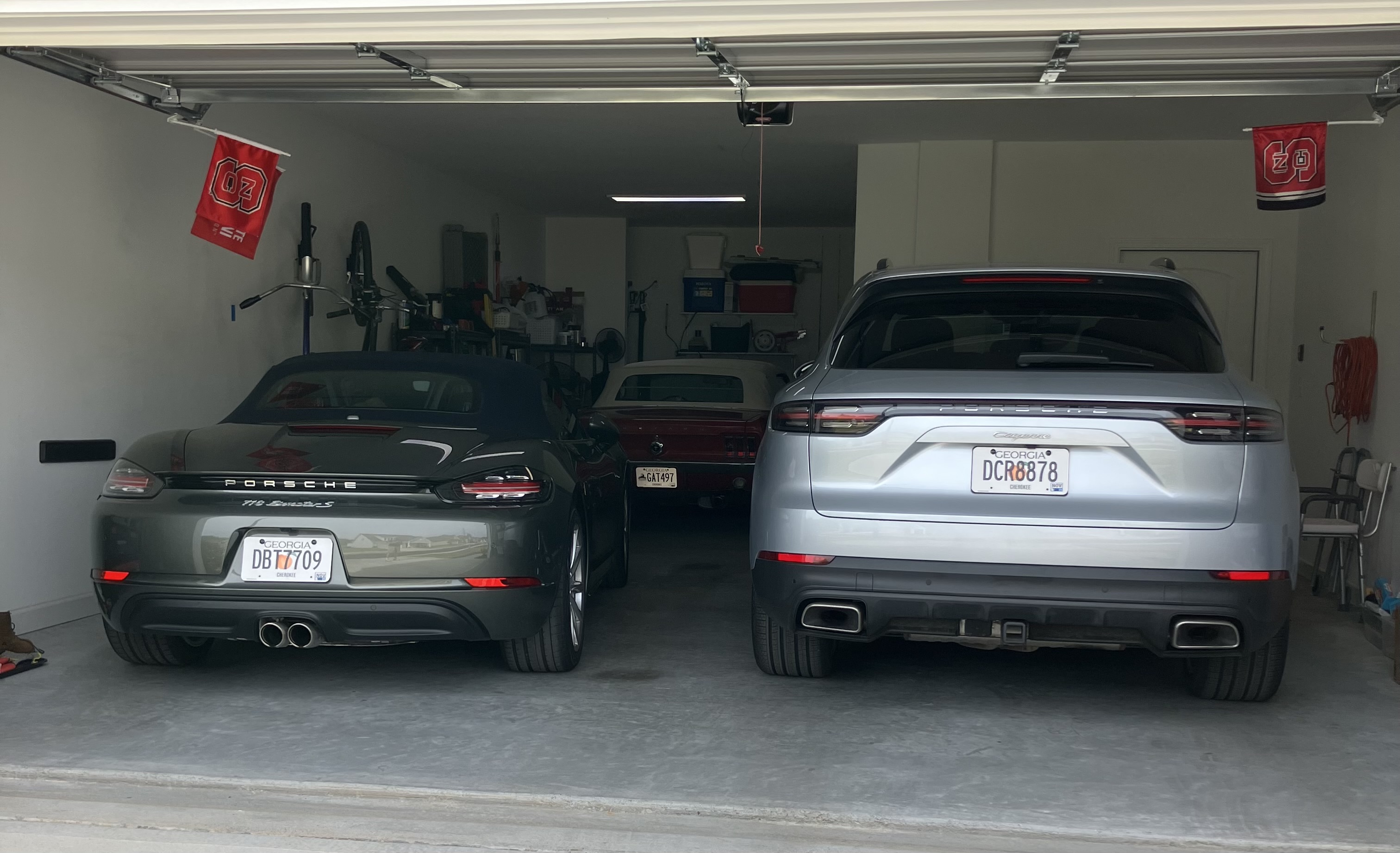 DJ’s Porsche’s