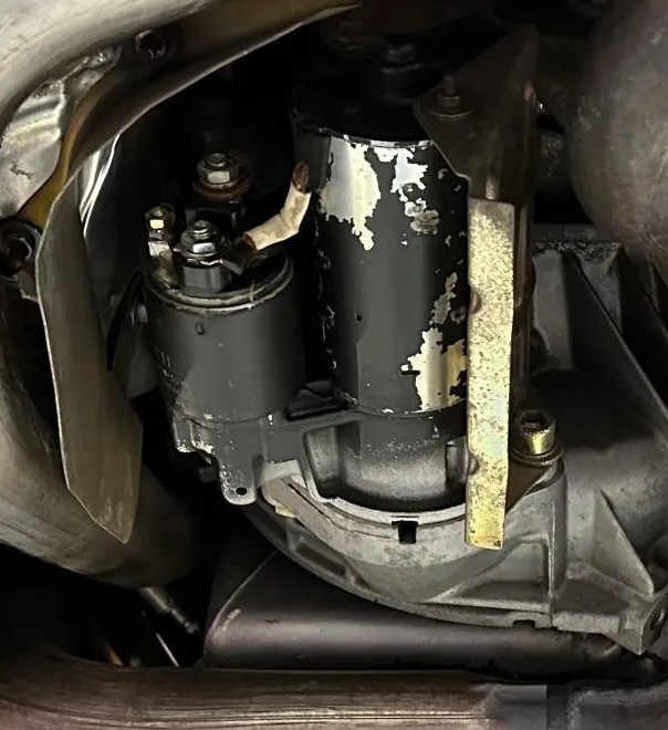 starter bolt allen on a 89 951.jpg