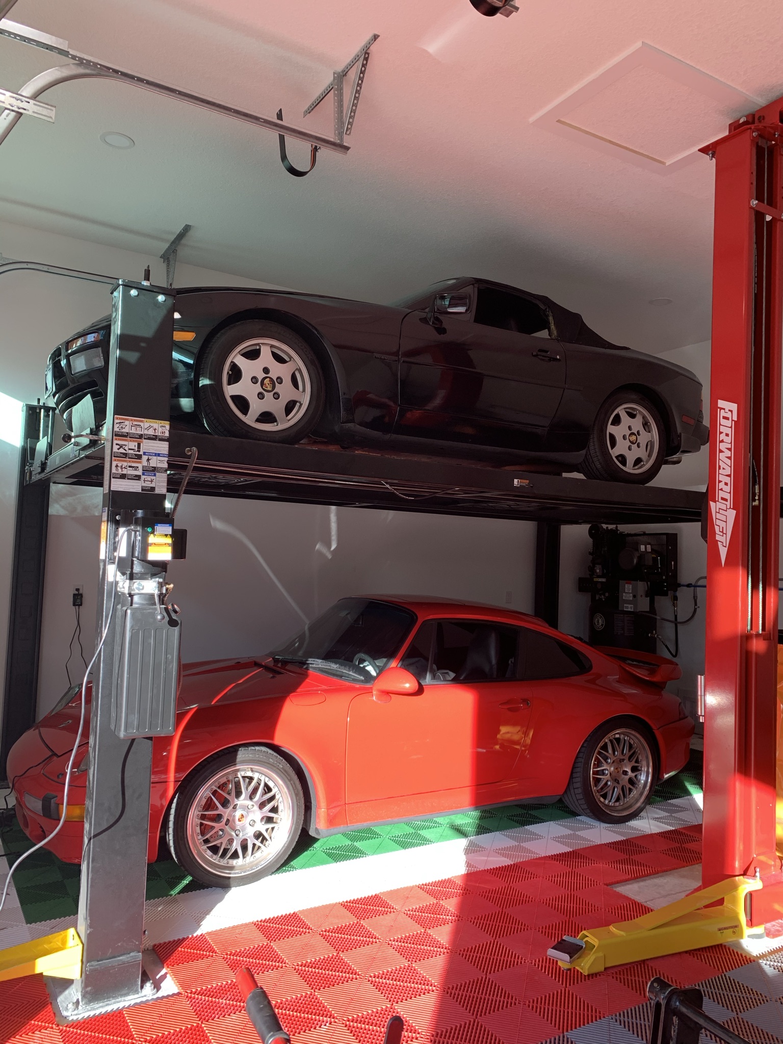 1990 944 S2 on top, 1997 993 C4S under